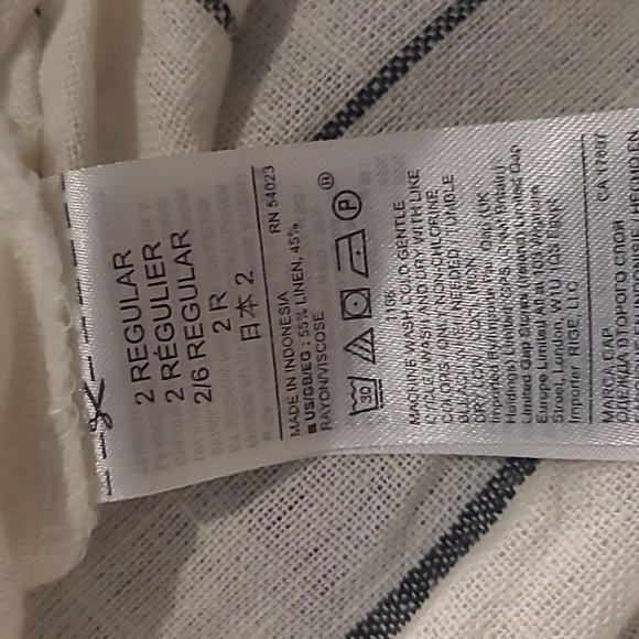 GAP Wide Legged Pants - Picture 5 of 5